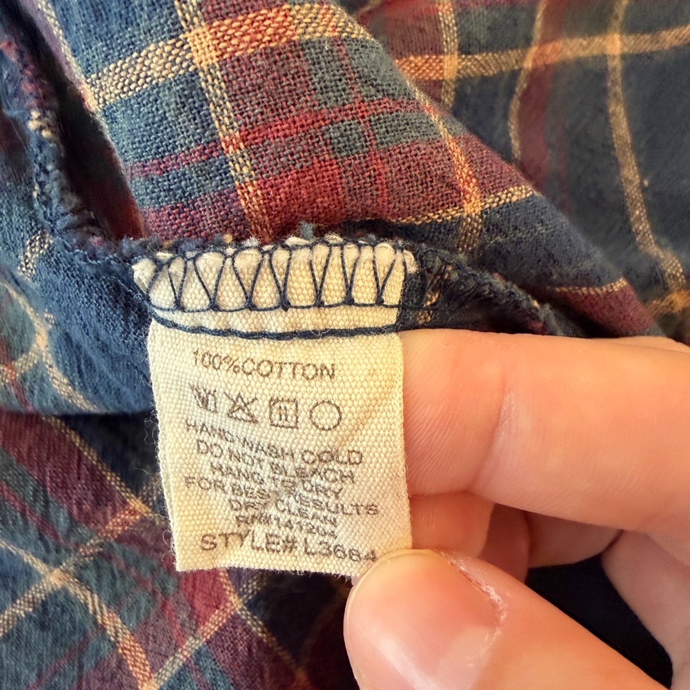 Hem & Thread Flowy Plaid V-Neck Blouse | Blue & Red | Size M - Picture 5 of 6